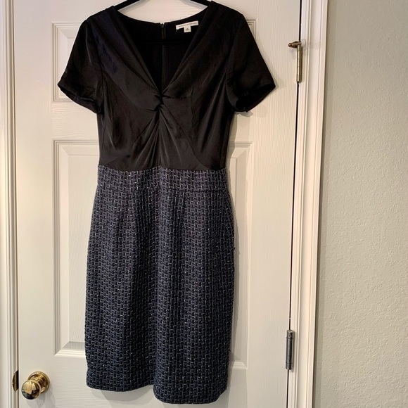 Banana Republic Dresses & Skirts - Banana Republic Dress Adult Size 10 Blue Short Sleeve Knee Length V Neck Women